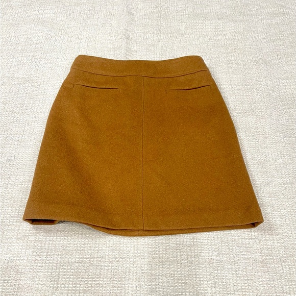 Ann Taylor Loft Camel Wool Skirt. Size 0 - Picture 2 of 4